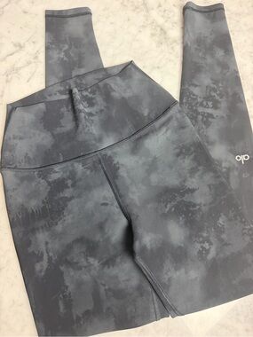 ALO Yoga Gray Charcoal Cloud-Print Leggings